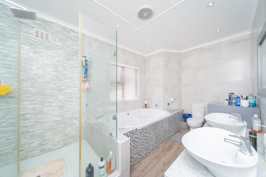 5 Bedroom Property for Sale in Stirling Eastern Cape